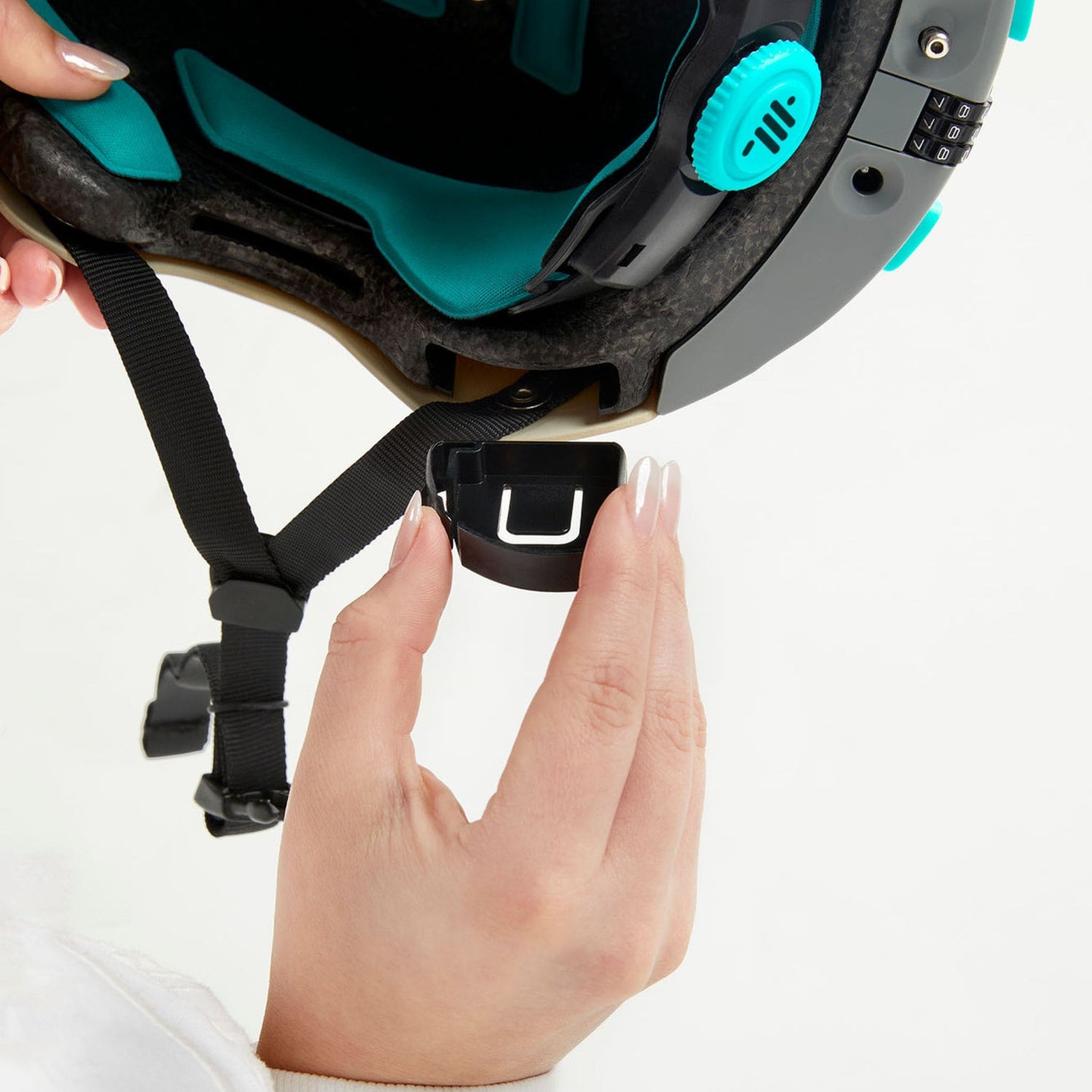 Zara Harrington Modelling How To Use Black Headlokt Helmet